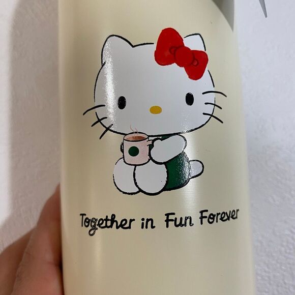 Hello Kitty x Starbucks Cream Stainless Steel Water Bottle | Limited Edition Col - Picture 3 of 7